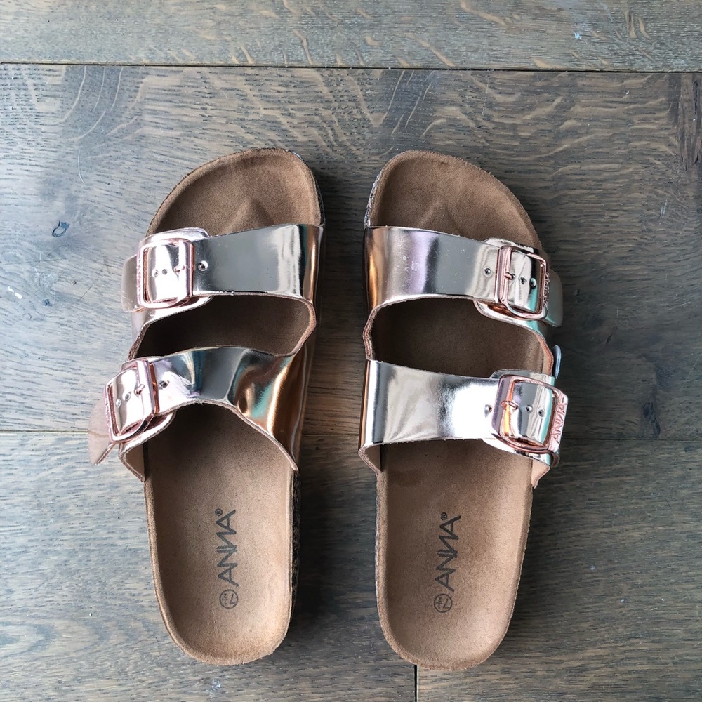 Women’s sandals